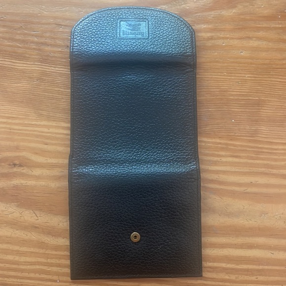 Burberrys Black Pebbled Leather Plaid Interior Zip Tri-Fold Snap Compact Wallet - Picture 3 of 12